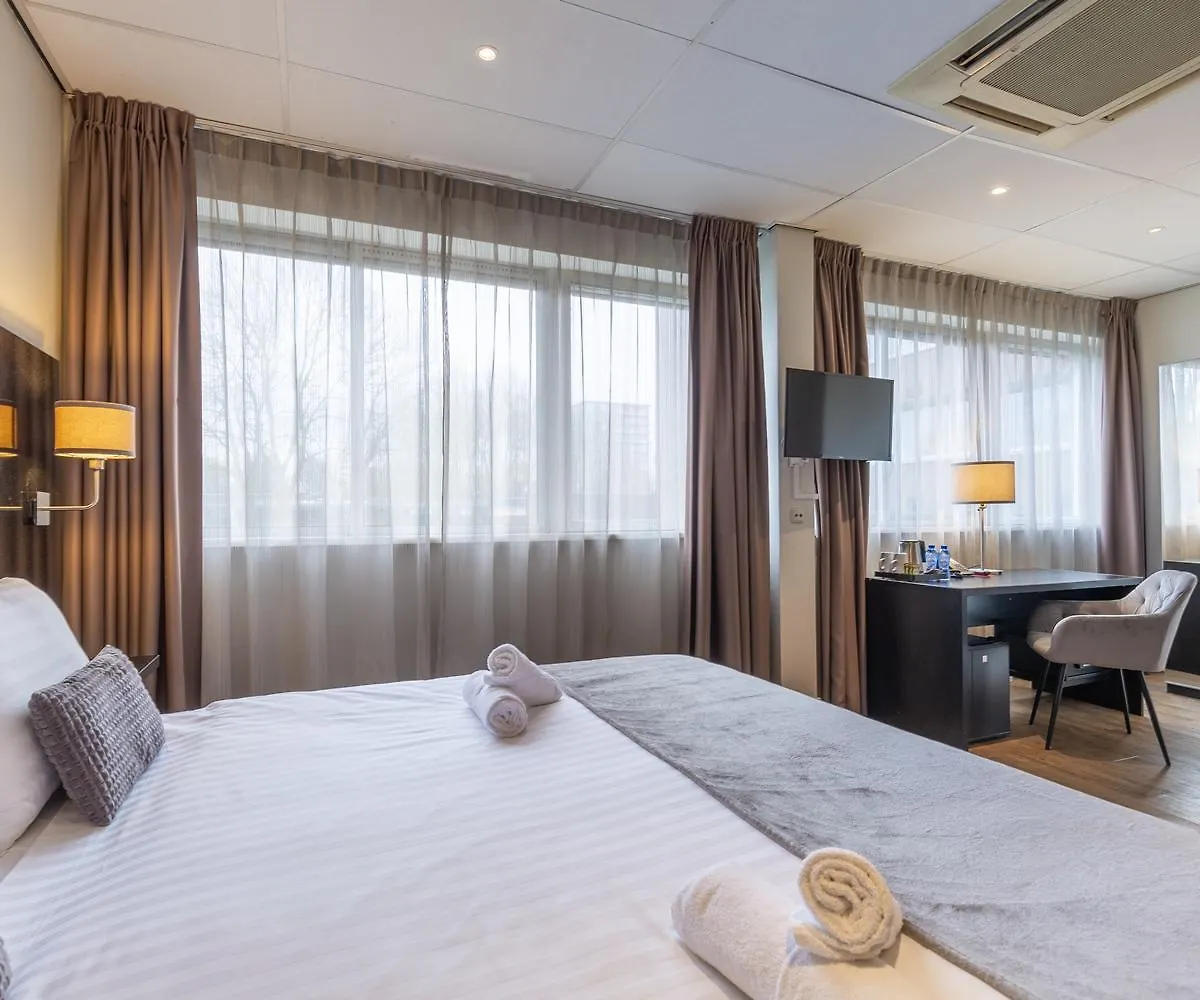 New West Inn Amsterdam 3*,